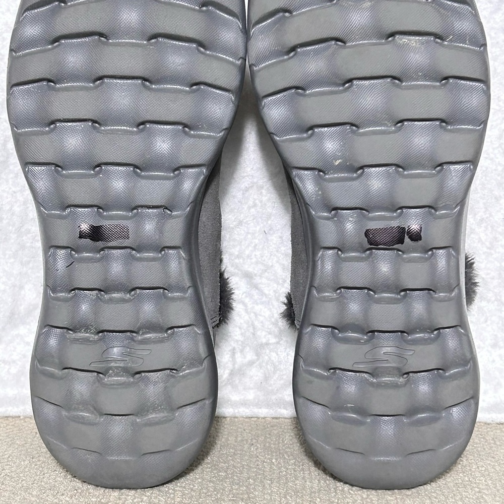 Skechers Womens Grey Suede On the Go Joy Bundle Up Faux Fur Slip On Boots SZ 9.5 - Picture 10 of 12